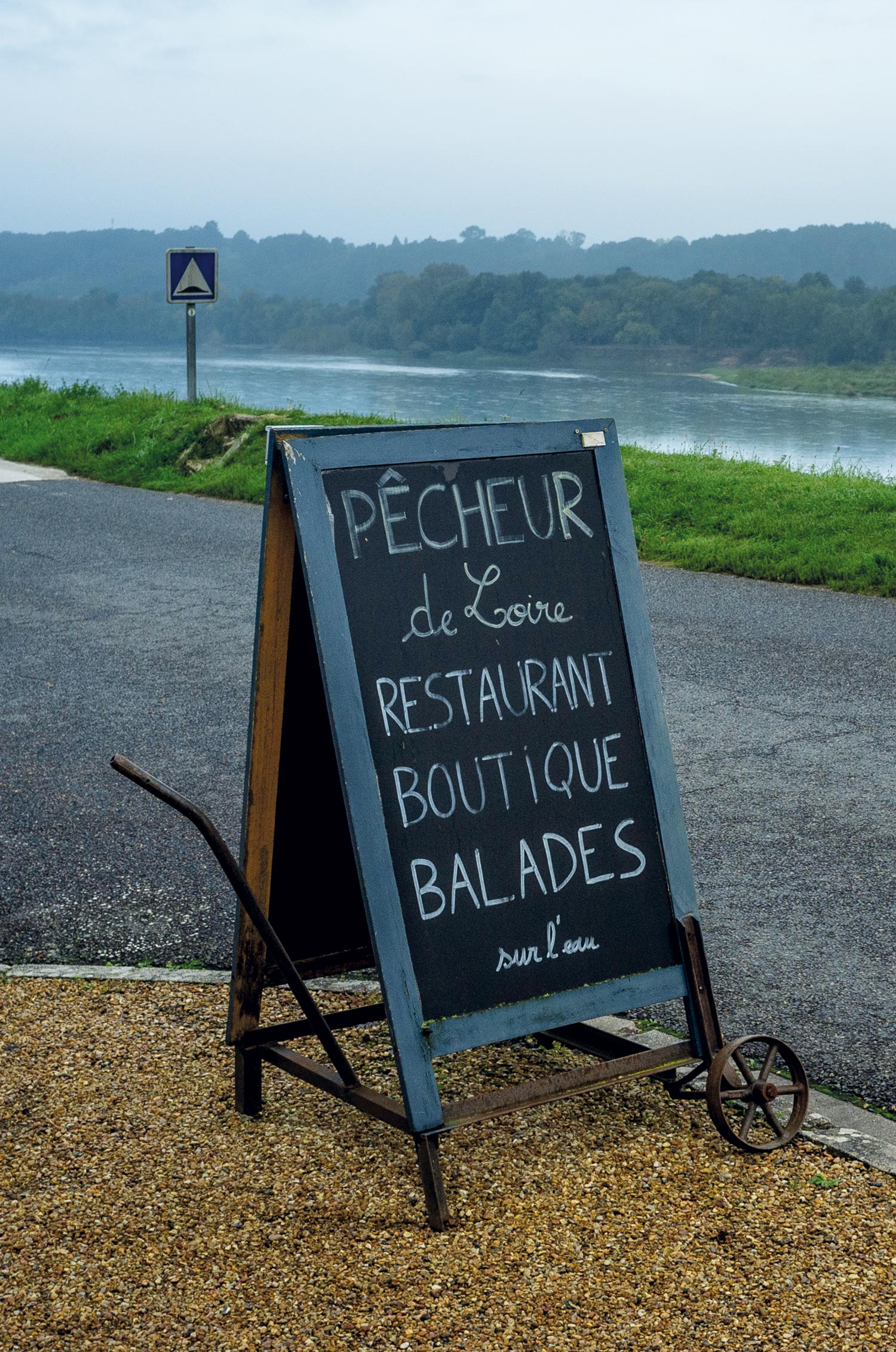 six-itineraires-confluents-de-chinon-a-brehemont©julien-bourgeois